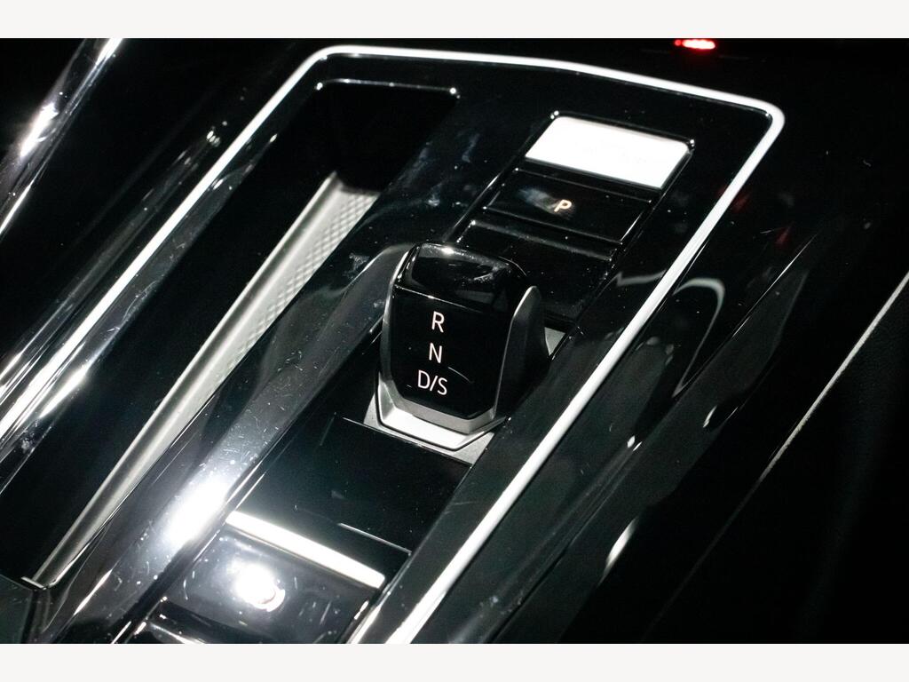 Land Rover Range Rover Sport SUV 3.0 D300 MHEV Dynamic SE Auto 4WD Euro 6 (s/s) 5dr
