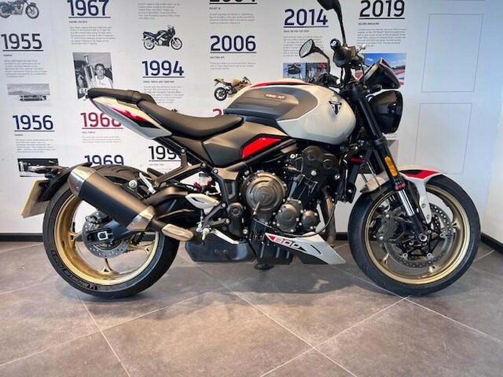 Triumph Trident 800
