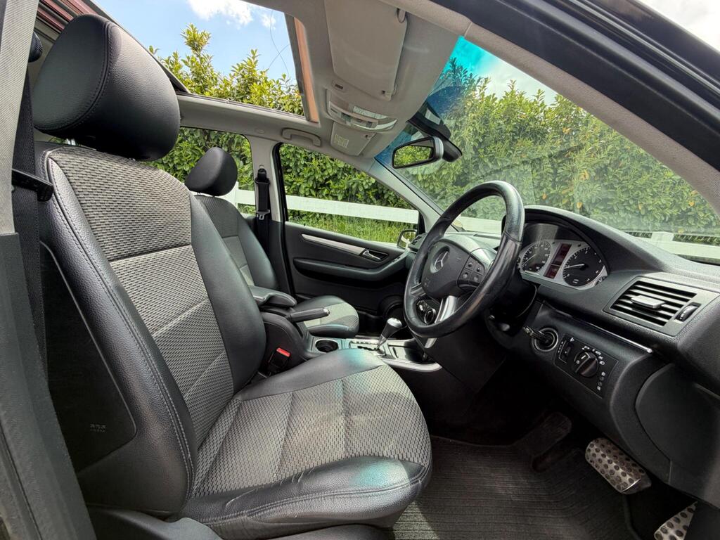 2011 Mercedes-Benz B Class thumbnail 17