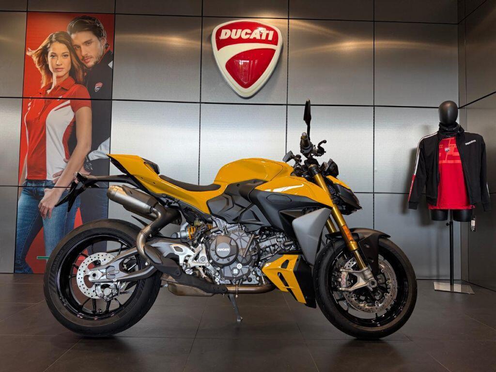 Ducati Streetfighter V2