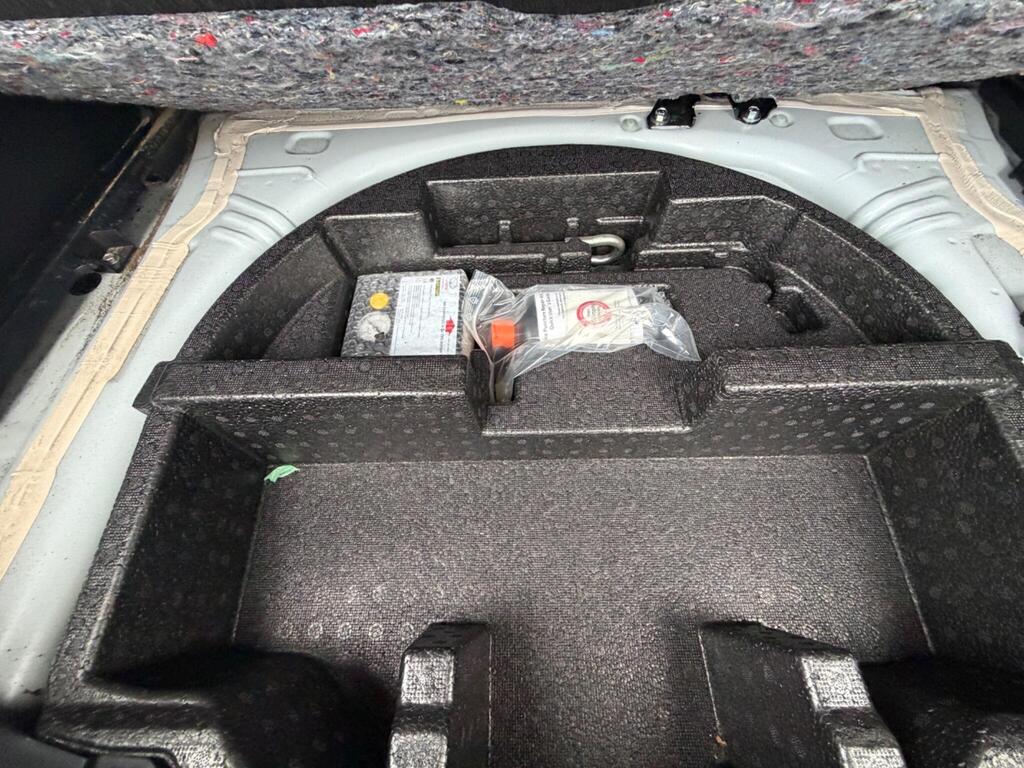 2013 Toyota Yaris thumbnail 25