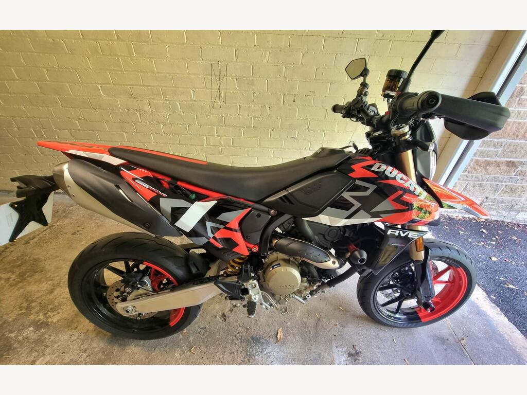 Ducati Hypermotard 698