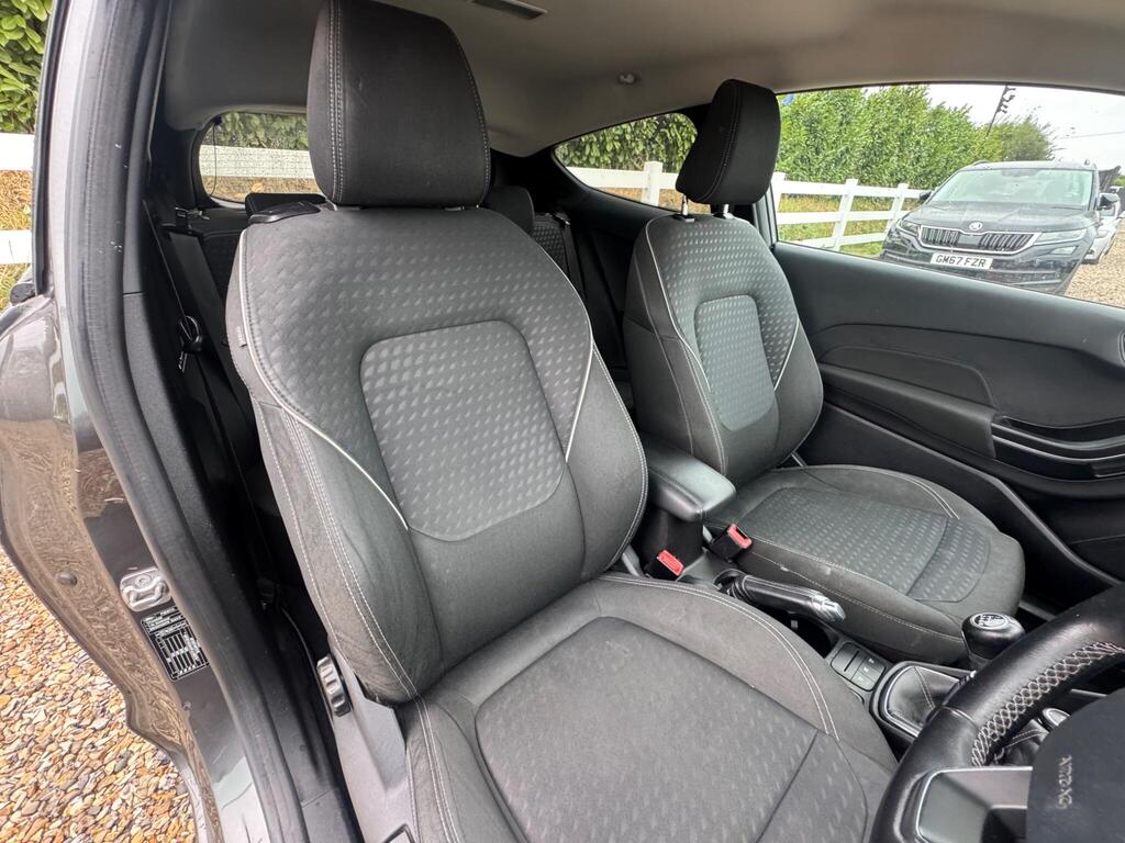 Ford Fiesta 1.0T EcoBoost Titanium Euro 6 (s/s) 3dr thumbnail 15