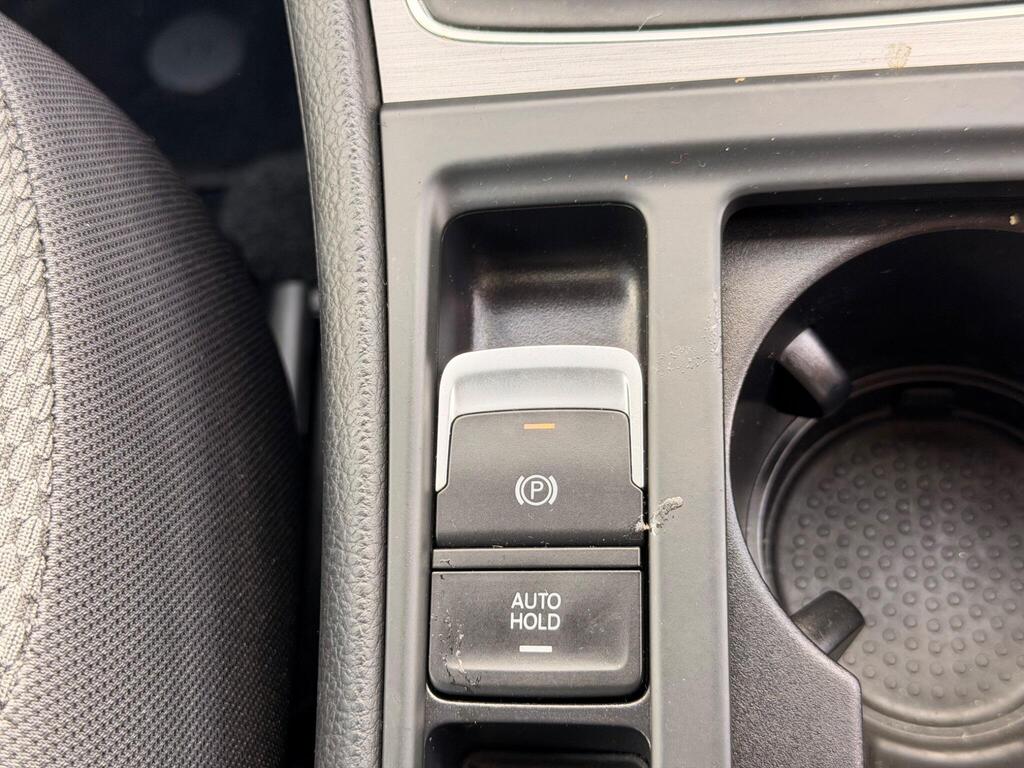 2015 Volkswagen Golf thumbnail 38