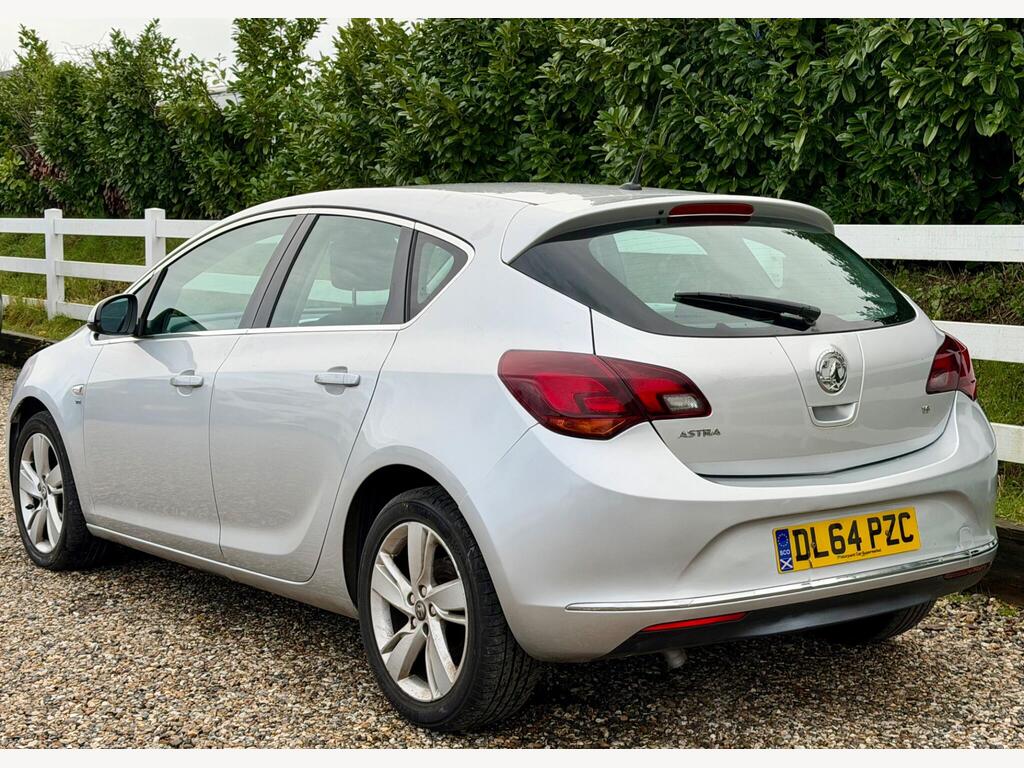 2014 Vauxhall Astra thumbnail 4