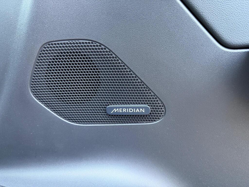 Jaguar F-PACE 2.0 D180 R-Sport Auto AWD Euro 6 (s/s) 5dr thumbnail 33