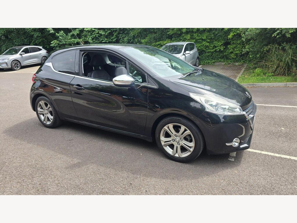 Peugeot 208 Hatchback 1.2 VTi Allure Euro 5 3dr