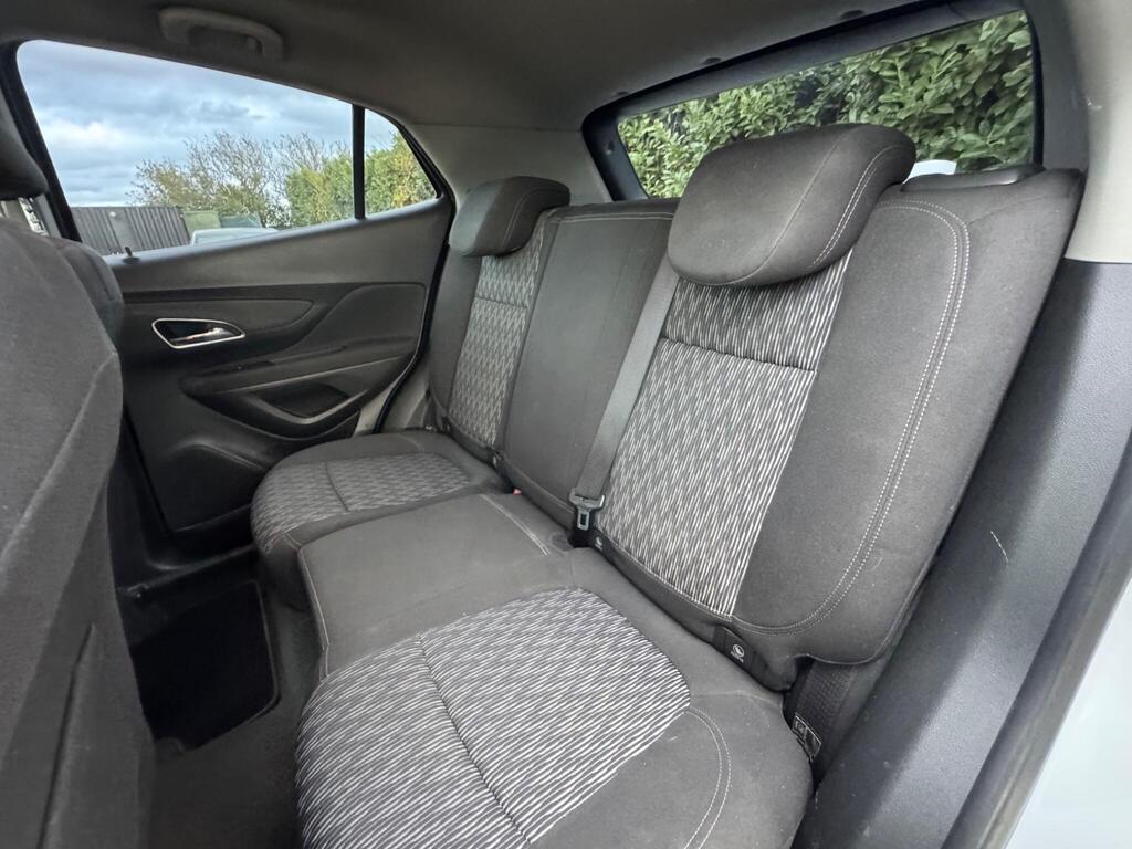 Vauxhall Mokka 1.6 CDTi Tech Line 4WD Euro 6 (s/s) 5dr thumbnail 8