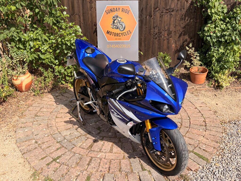 Yamaha R1