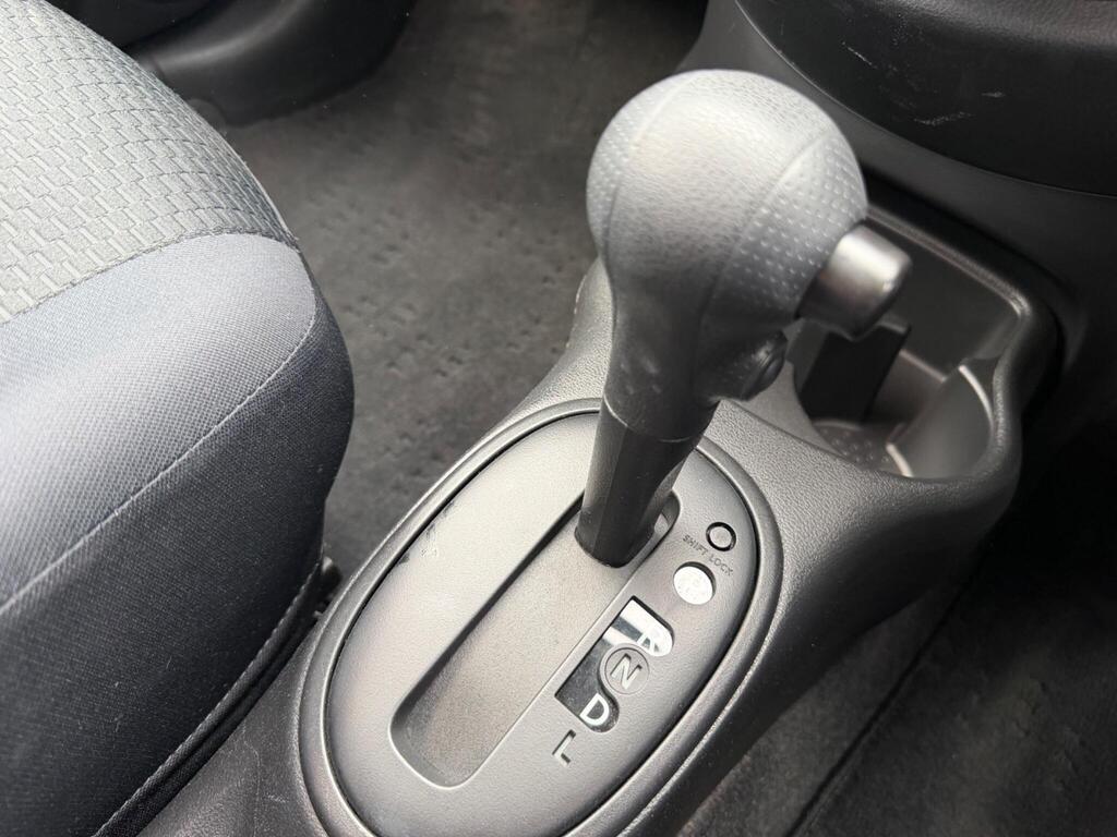 2013 Nissan Micra thumbnail 17