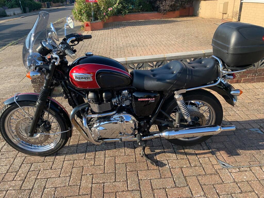 Triumph Bonneville T100