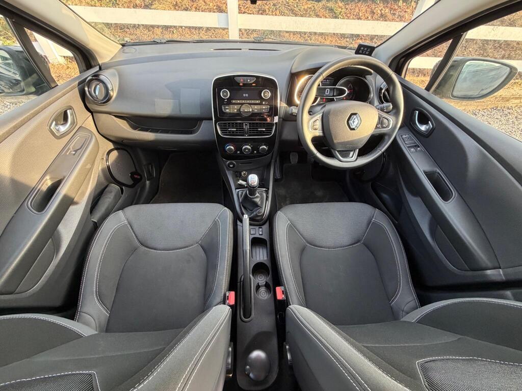 2026 Renault Clio thumbnail 17