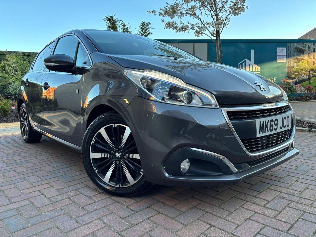 Peugeot 208 Hatchback 1.2 PureTech Tech Edition Euro 6 (s/s) 5dr