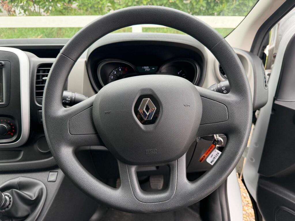 2019 Renault Trafic thumbnail 24