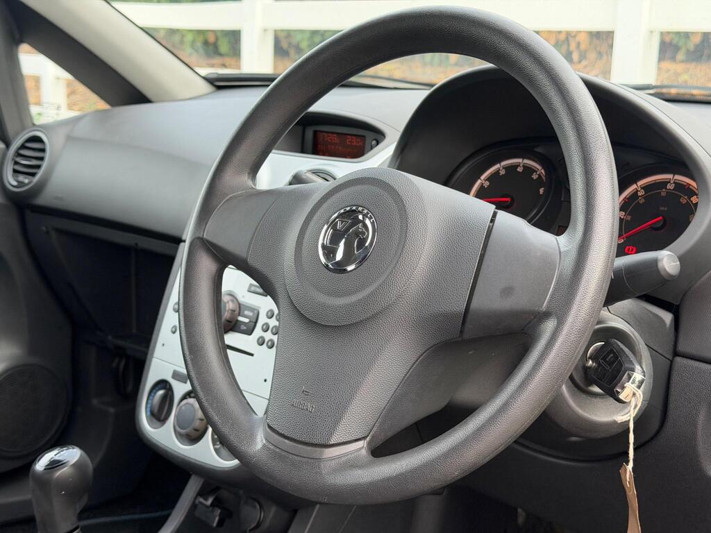 2014 Vauxhall Corsa thumbnail 18