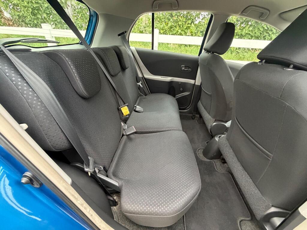 2010 Toyota Yaris thumbnail 27
