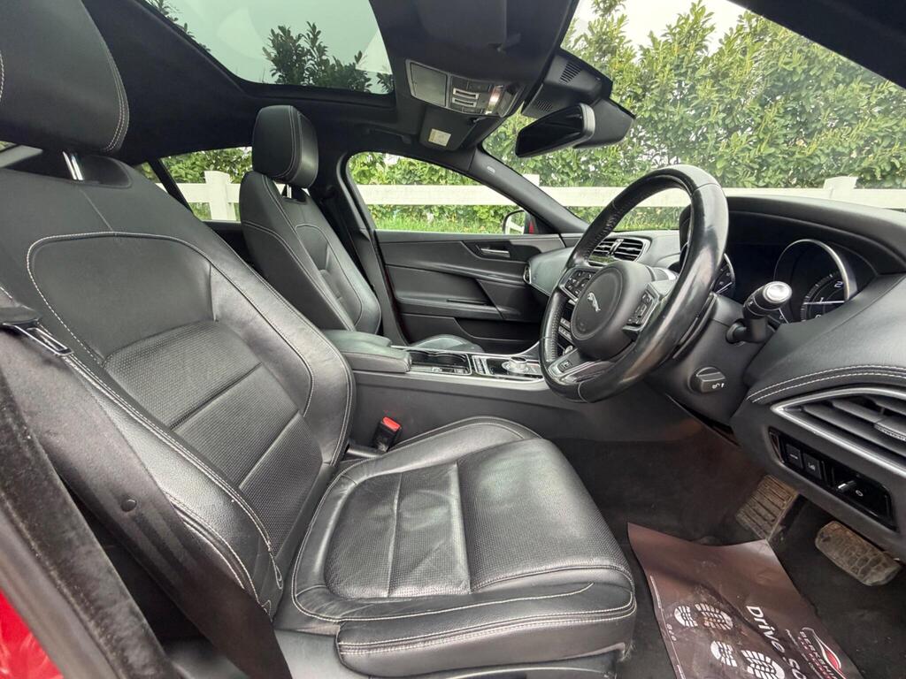 2015 Jaguar XE thumbnail 20