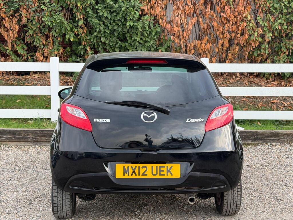 2012 Mazda Mazda2 thumbnail 10