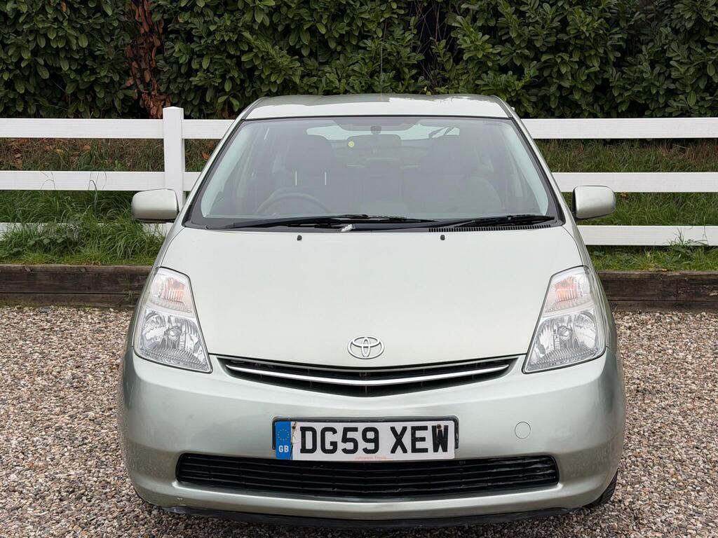 Toyota Prius 1.5 T Spirit CVT 5dr thumbnail 6