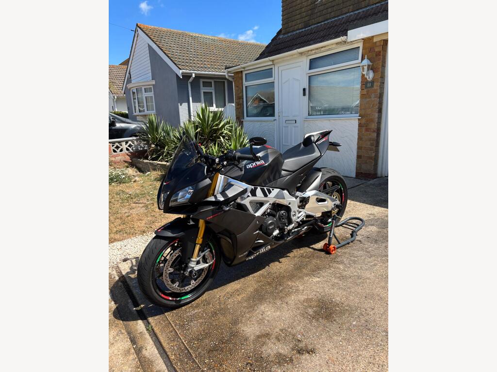 Aprilia Tuono 1100 V4