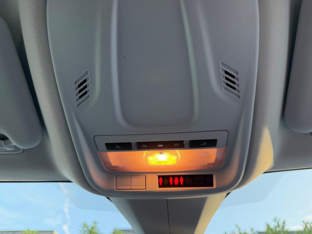 Vauxhall Grandland X 1.2 Turbo SE Euro 6 (s/s) 5dr thumbnail 39