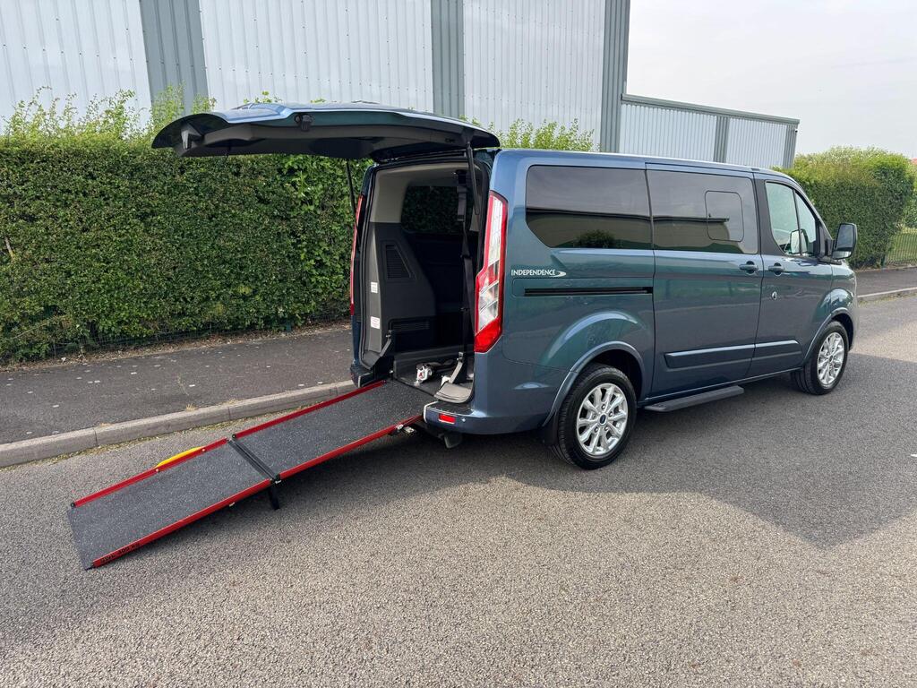 Ford Tourneo Custom Minibus 2.0 320 EcoBlue Titanium L1 Euro 6 (s/s) 5dr
