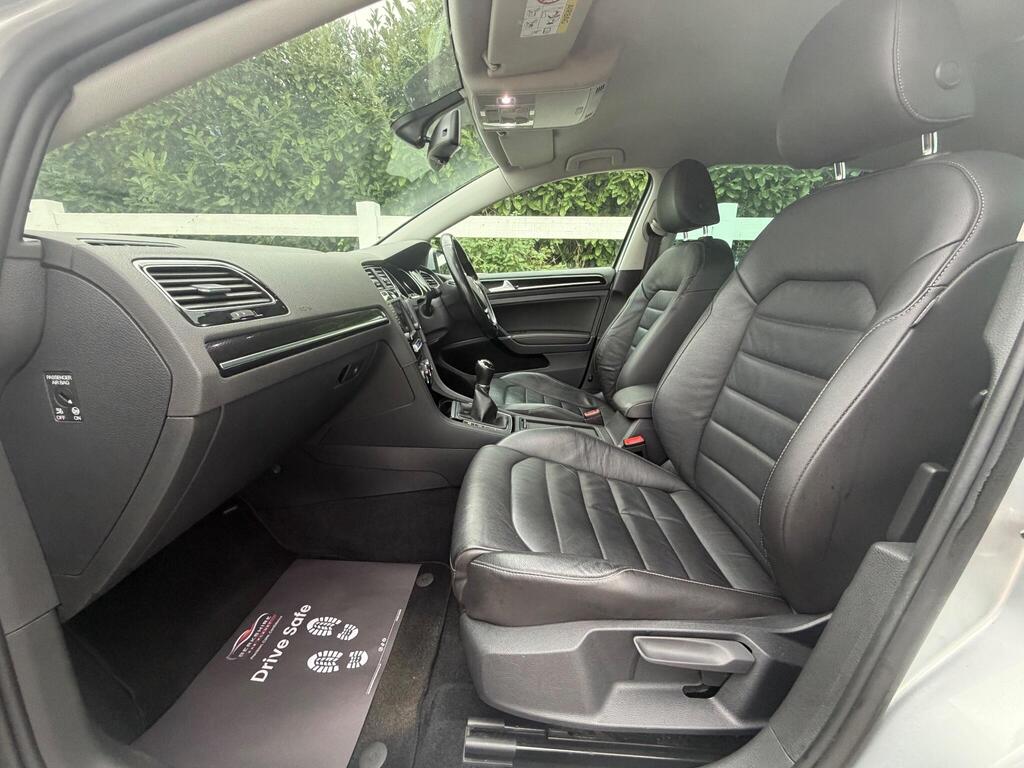 2016 Volkswagen Golf thumbnail 31