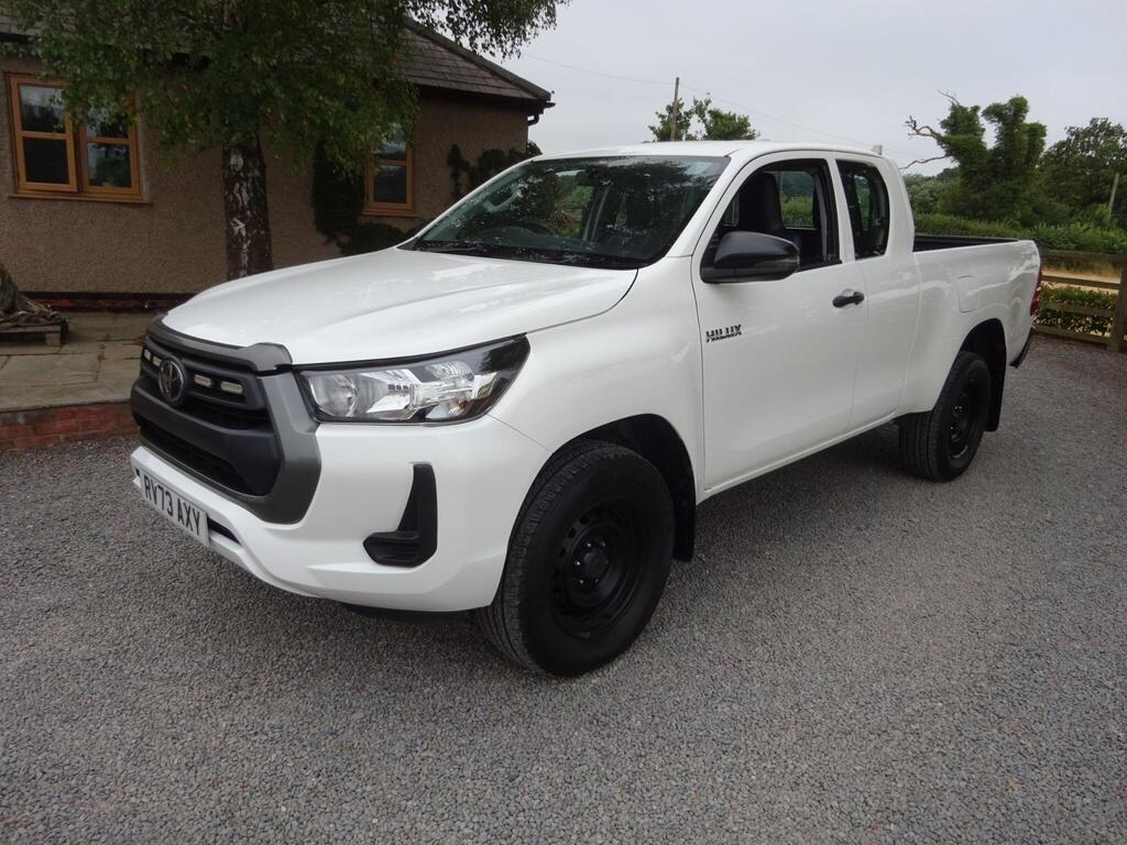 Toyota Hilux Pickup 2.4 D-4D Active Extra Cab Pickup 4WD Euro 6 (s/s) 4dr