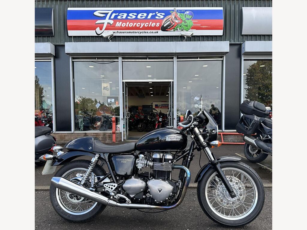 Triumph Thruxton 900