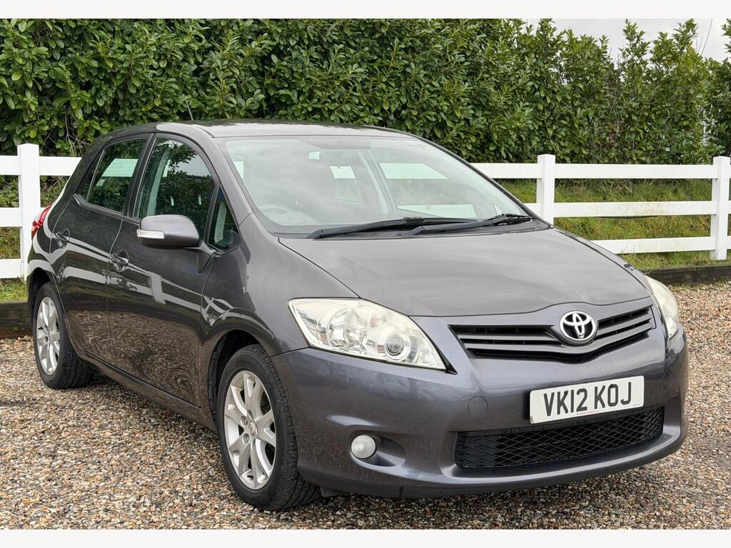 2012 Toyota Auris thumbnail 2
