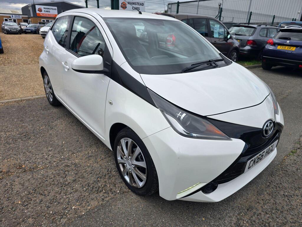 Toyota AYGO Hatchback 1.0 VVT-i x-play Euro 5 5dr Euro 5