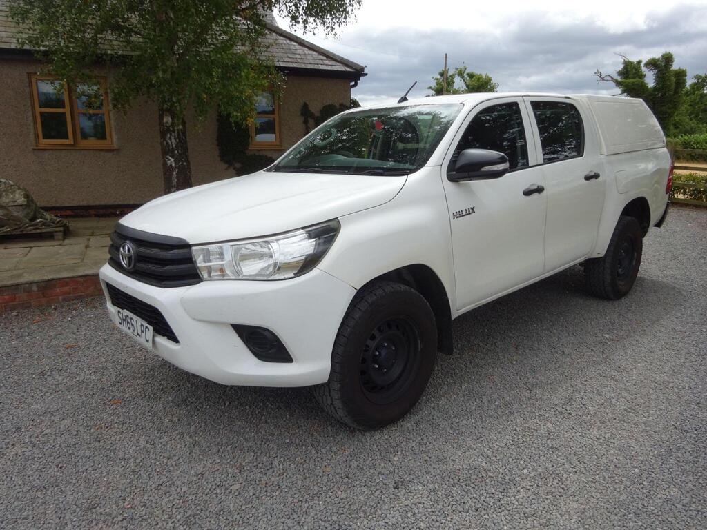 Toyota Hilux Pickup 2.4 D-4D Active 4WD Euro 6 4dr (3.5t)