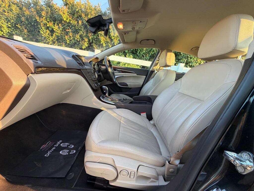 2010 Vauxhall Insignia thumbnail 34