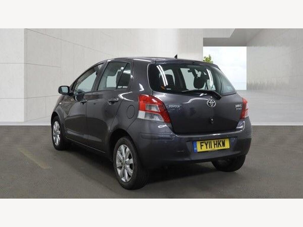 2011 Toyota Yaris thumbnail 4