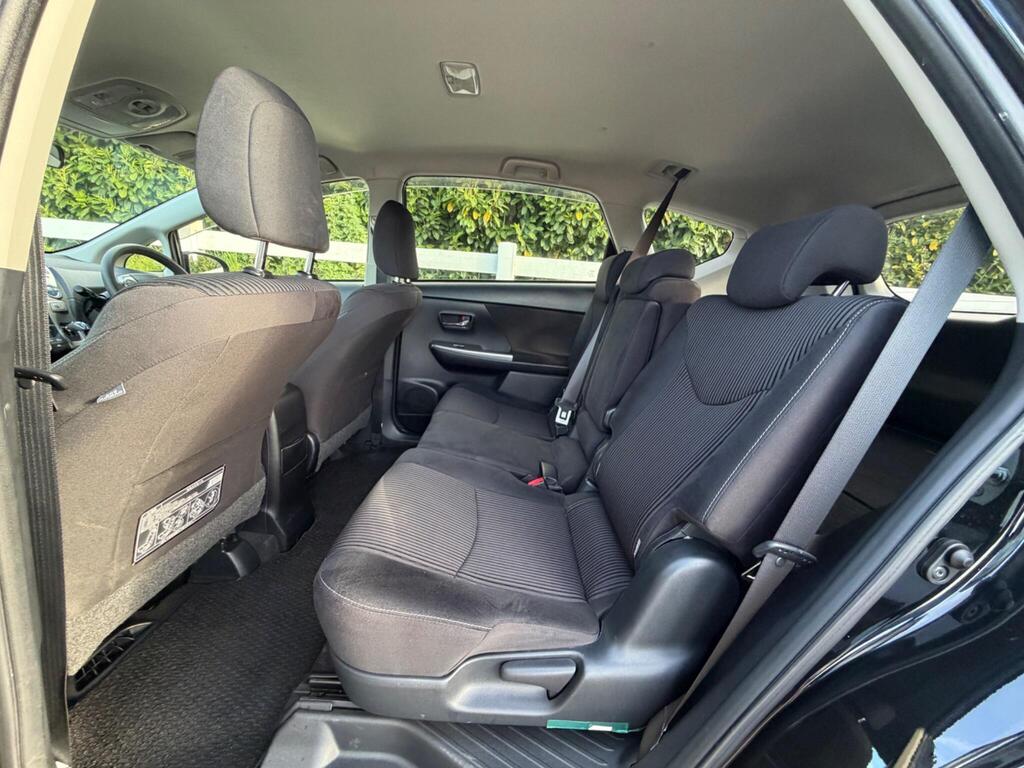 2015 Toyota Prius+ thumbnail 15