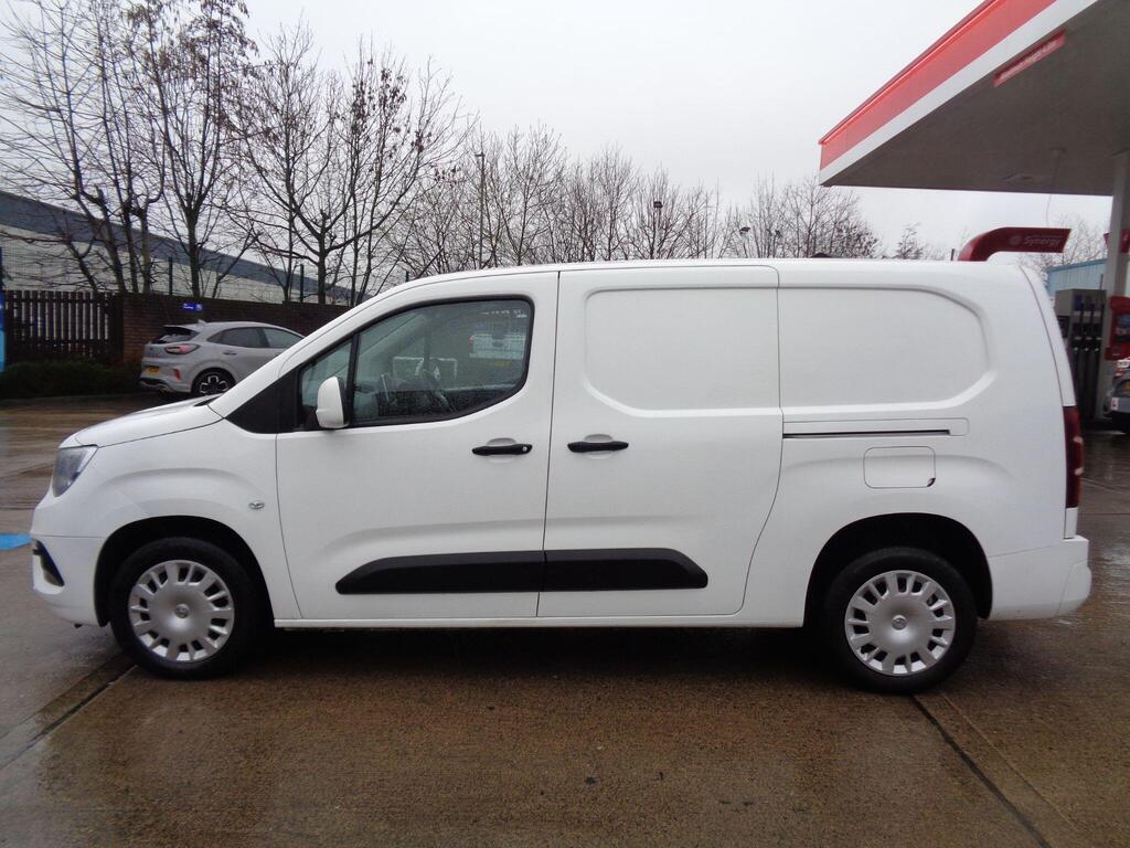 Vauxhall Combo Panel Van 1.5 Turbo D 2300 Sportive L2 H1 Euro 6 4dr