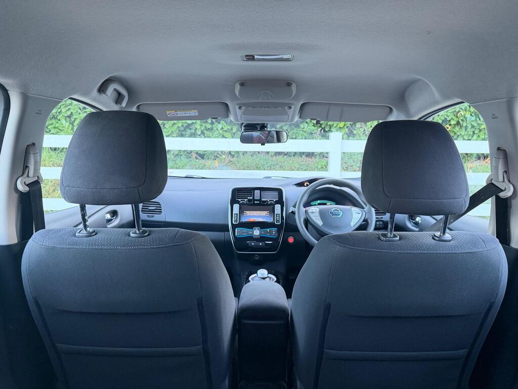 2017 Nissan Leaf thumbnail 19