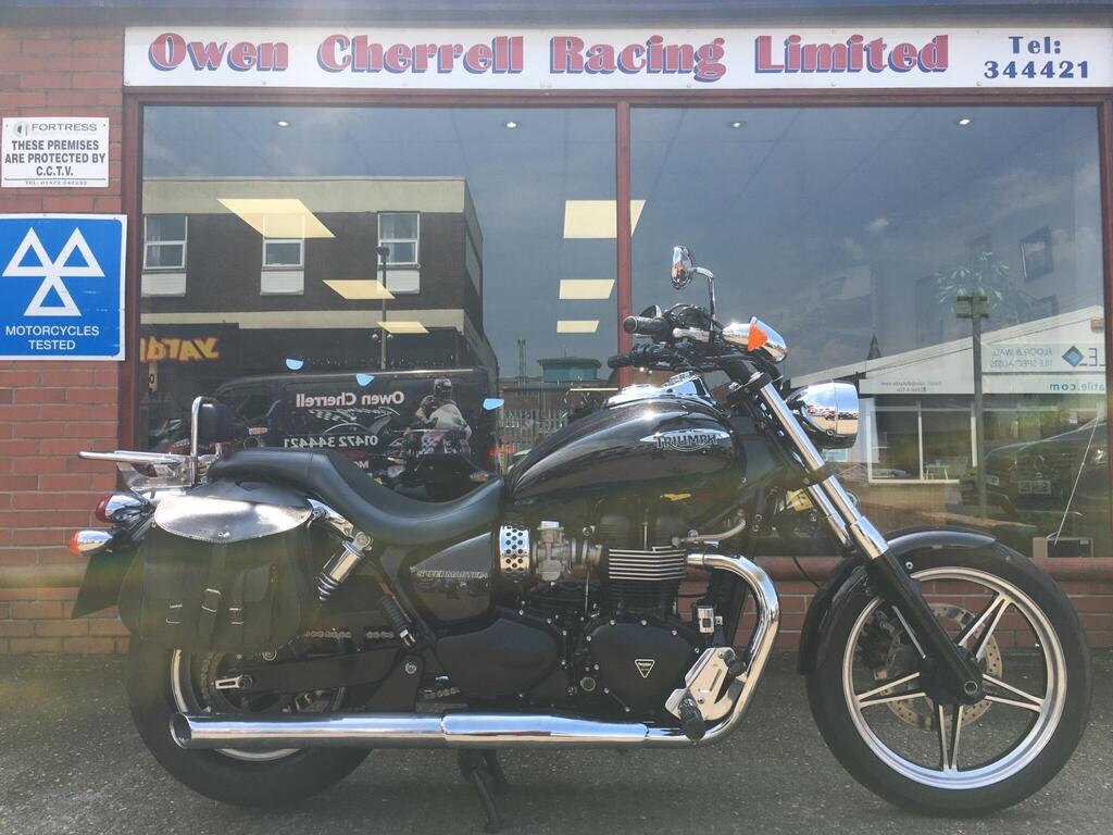 Triumph Speedmaster 865