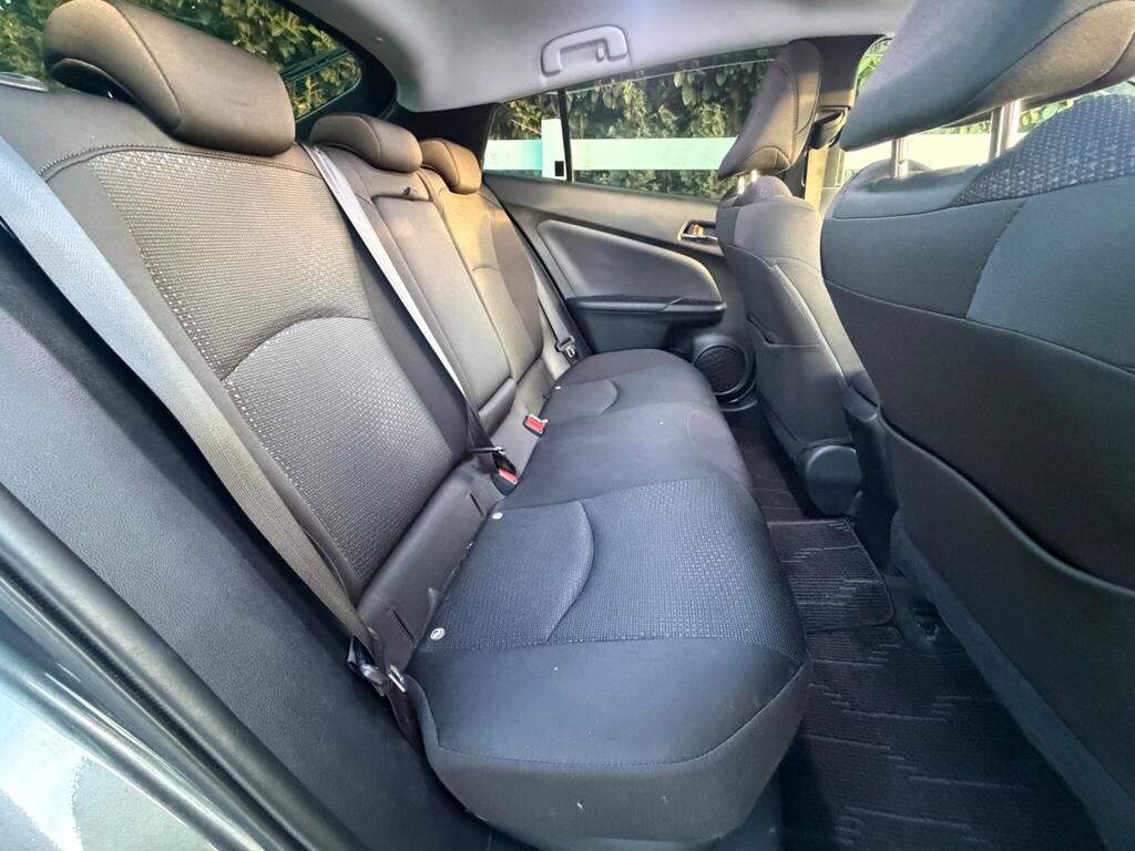 2019 Toyota Prius thumbnail 19