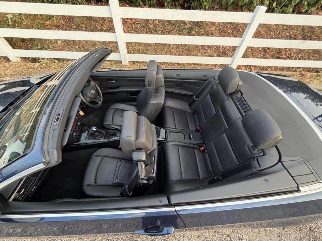 2010 BMW 3 Series thumbnail 23