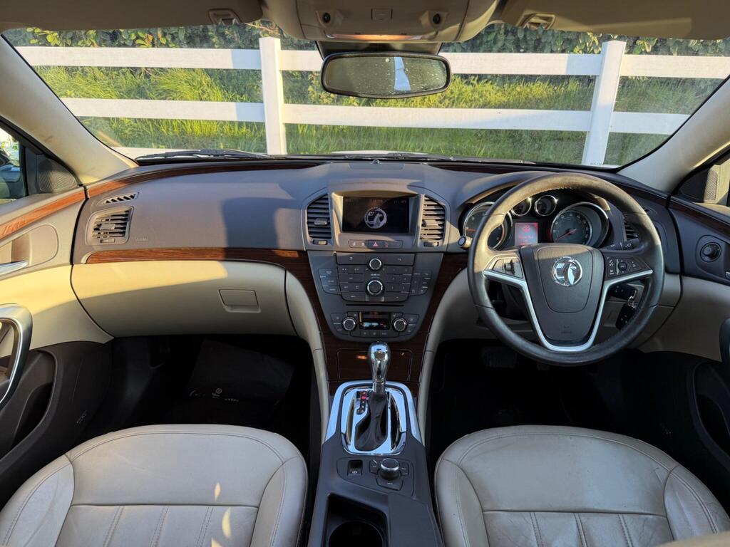 2010 Vauxhall Insignia thumbnail 2