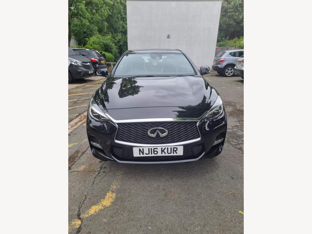 Infiniti Q30