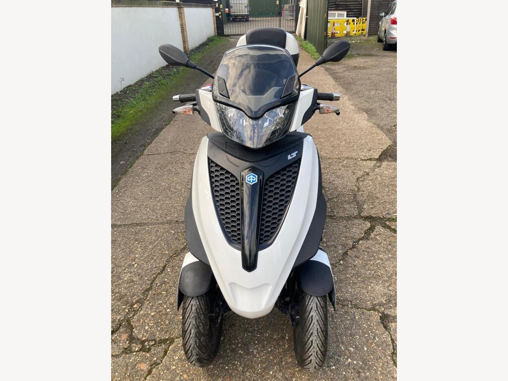 Piaggio MP3 300