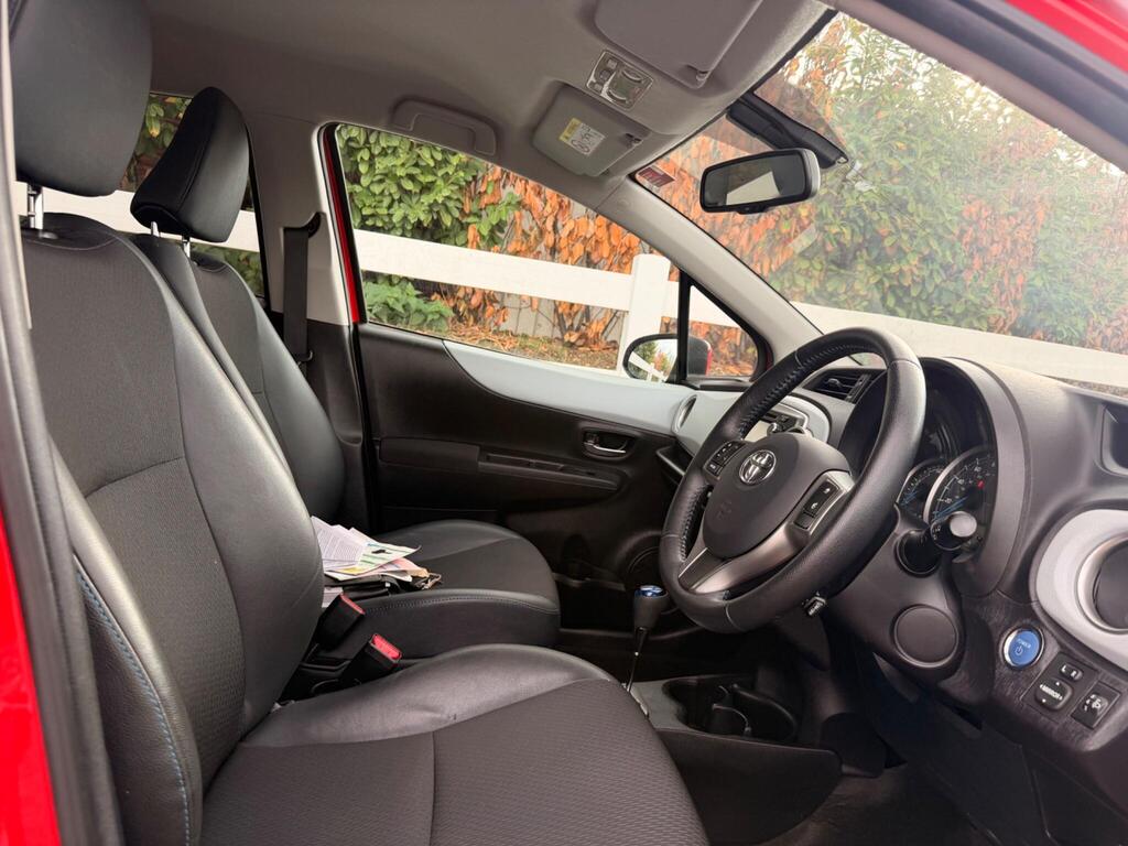 2014 Toyota Yaris thumbnail 21