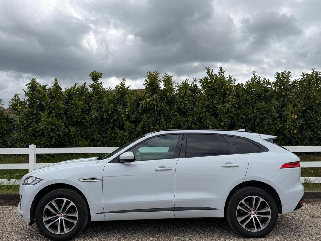 2017 Jaguar F-PACE thumbnail 10