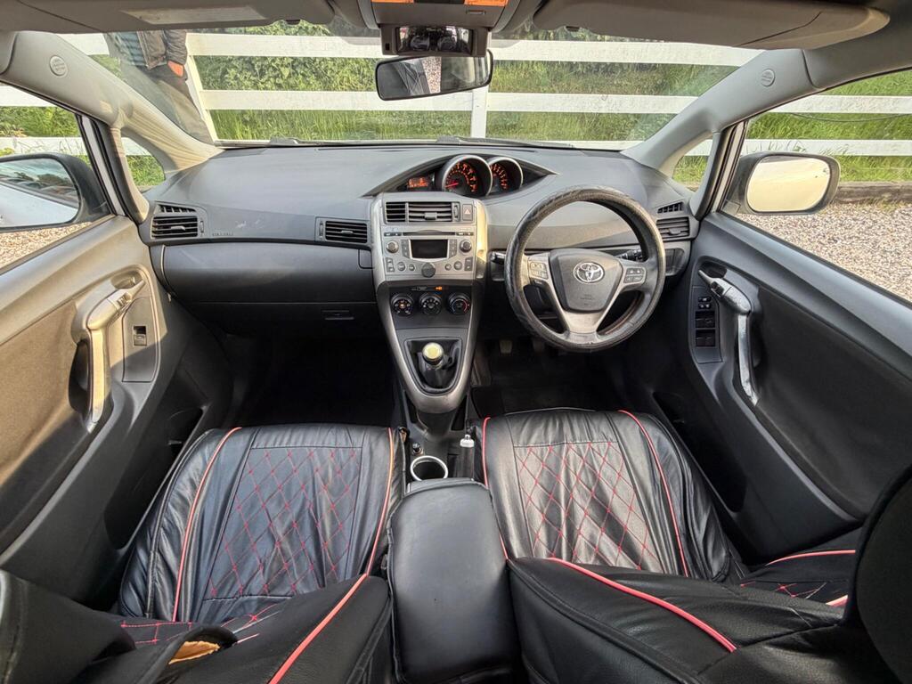 2010 Toyota Verso thumbnail 16