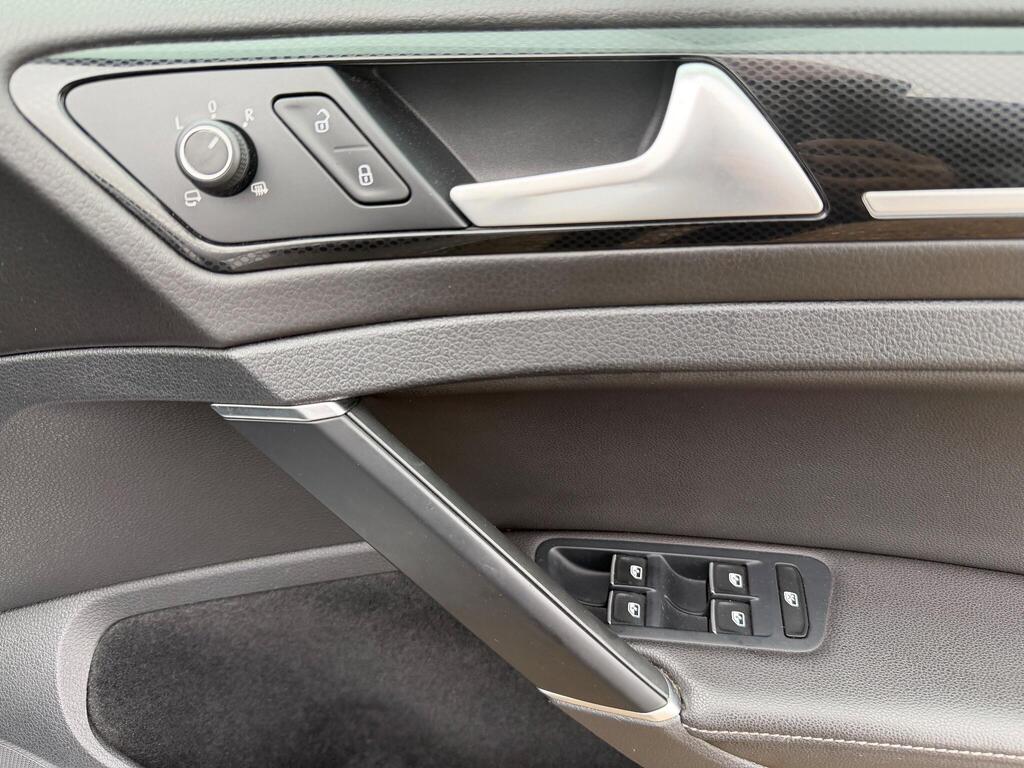 2016 Volkswagen Golf thumbnail 15