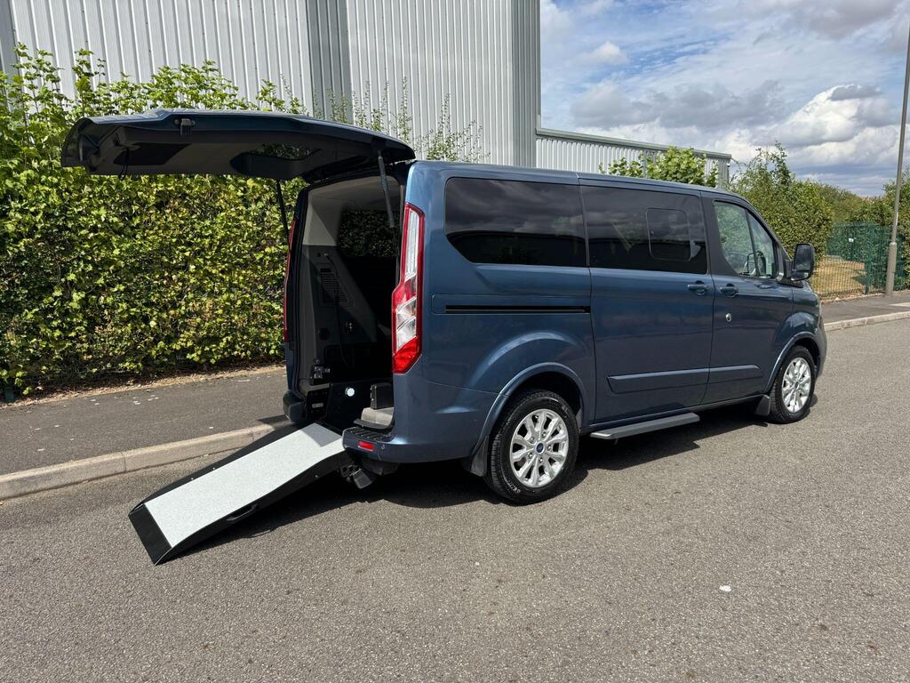 Ford Tourneo Custom Minibus 2.0 320 EcoBlue Titanium L1 Euro 6 (s/s) 5dr