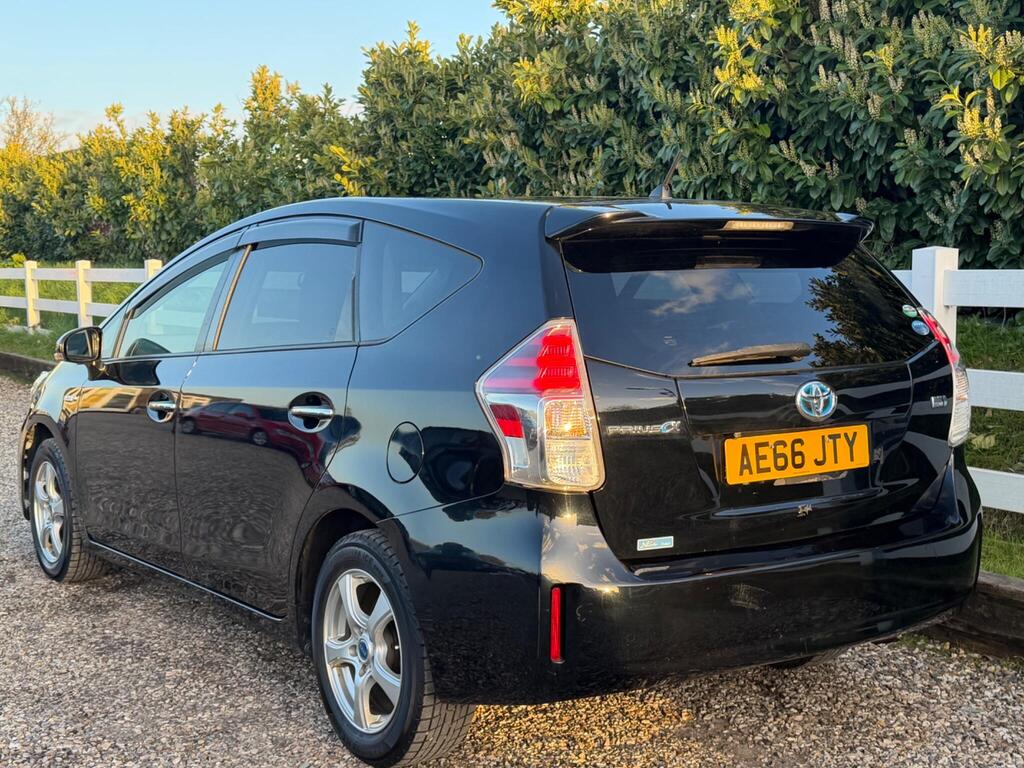 2016 Toyota Prius+ thumbnail 8