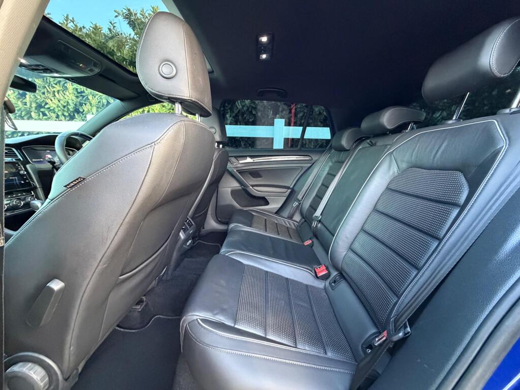 2019 Volkswagen Golf thumbnail 25